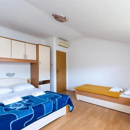 Ivan I Marija Lejlighed *