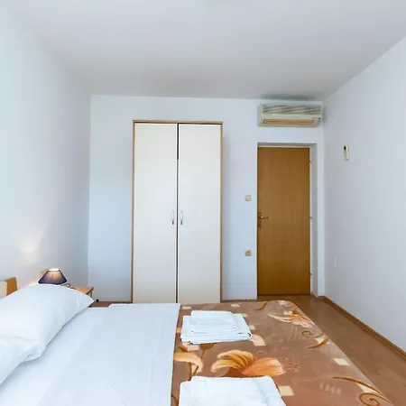 Ivan I Marija Lejlighed