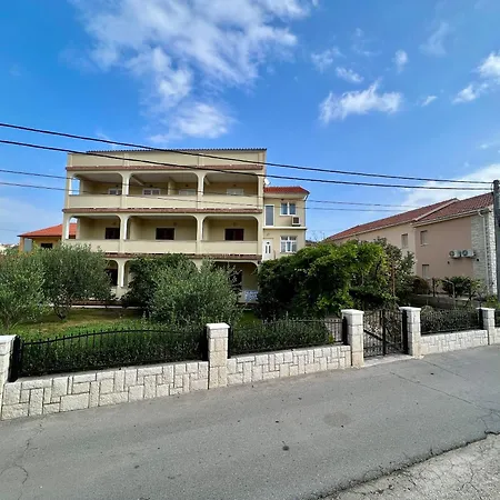 Ivan I Marija Lejlighed *