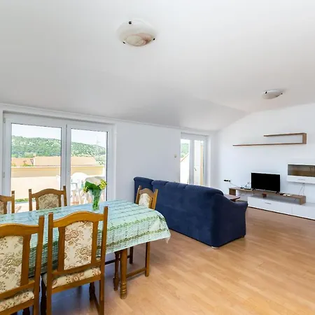 Apartament Ivan I Marija