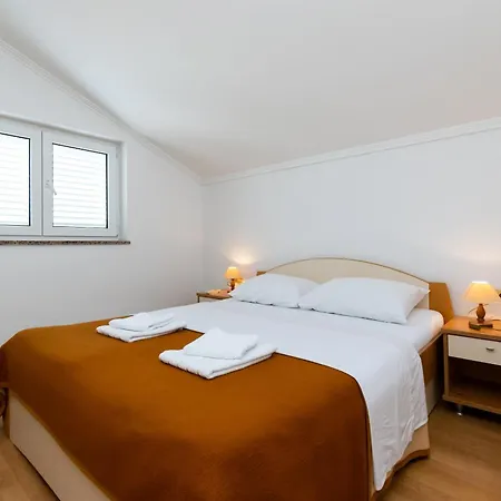 Ivan I Marija Apartamento Lopar